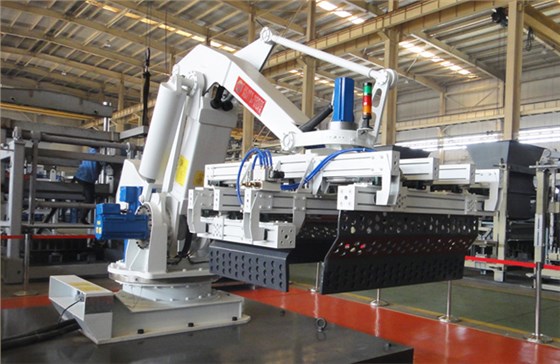 關(guān)鍵式碼垛機器人1