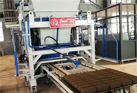 全自動透水磚磚機