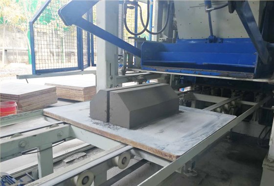 路面磚制磚生產線