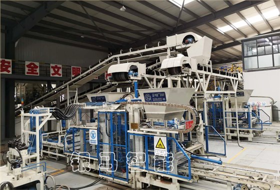 全自動透水磚生產設備密封失效維護及液壓傳動的應用特點！