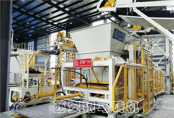 全自動新型磚機：透水磚機工業固廢全兼容，距離生態更進一步！