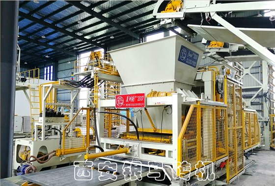 銅尾礦制磚機(jī)：免燒磚機(jī)實(shí)現(xiàn)固廢規(guī)?；Y源化清潔化高值化利用