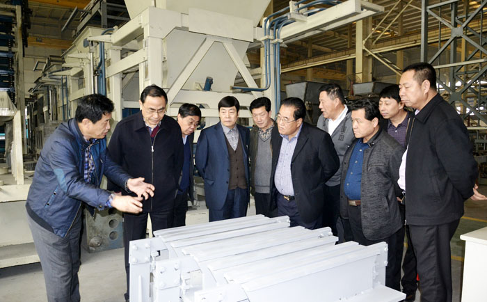 砌塊磚機(jī)設(shè)備廠家要贏得市場(chǎng)必須以質(zhì)量為關(guān)鍵 砌塊磚機(jī)設(shè)備廠家要贏得市場(chǎng)必須以質(zhì)量為關(guān)鍵