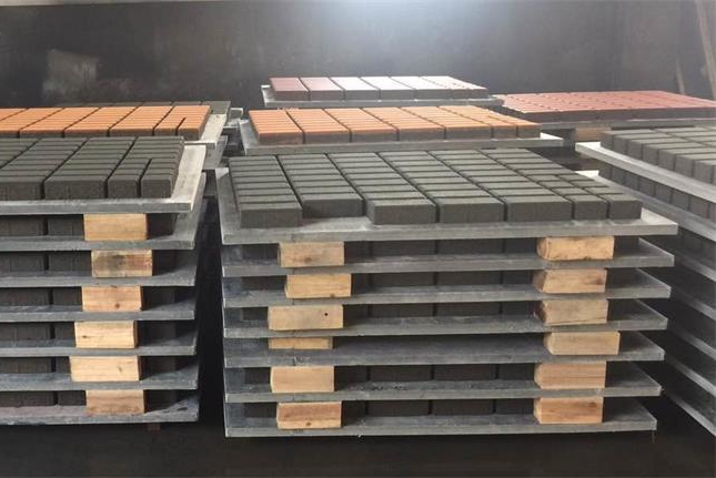 制磚機(jī)帶動(dòng)經(jīng)濟(jì)發(fā)展 制磚機(jī)帶動(dòng)經(jīng)濟(jì)發(fā)展