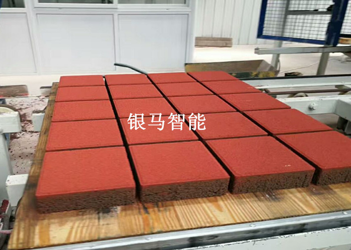 海綿磚生產(chǎn)設(shè)備因其強(qiáng)大的自身優(yōu)勢獲得廣闊市場