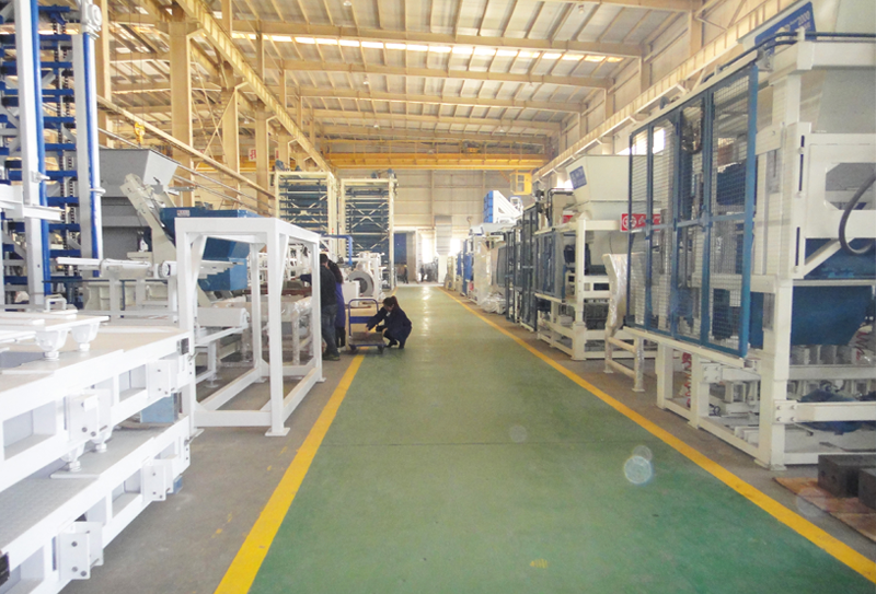 為什么說銀馬透水磚制磚設(shè)備是質(zhì)量和品質(zhì)的保證？