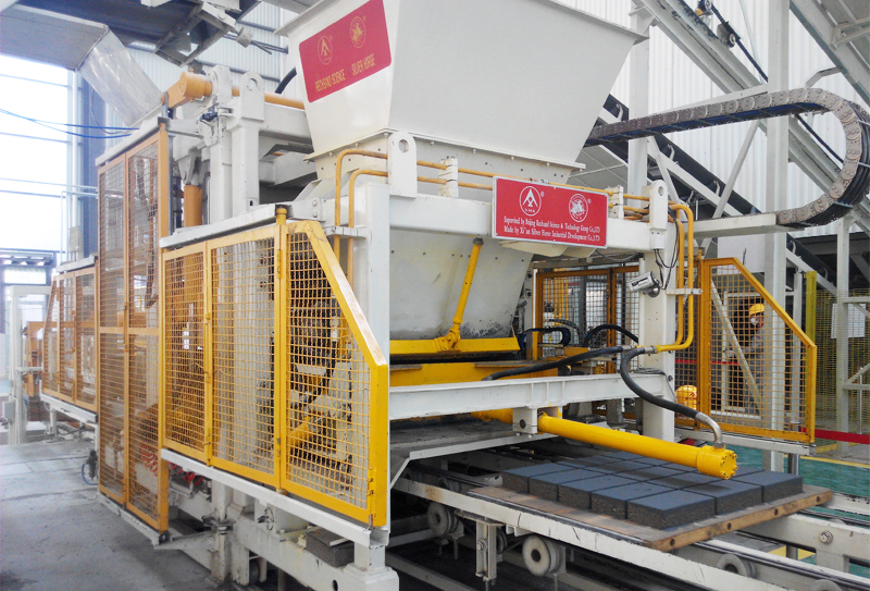 注意三大方面問題讓路面磚制磚生產線“永葆青春” 注意三大方面問題讓路面磚制磚生產線“永葆青春”