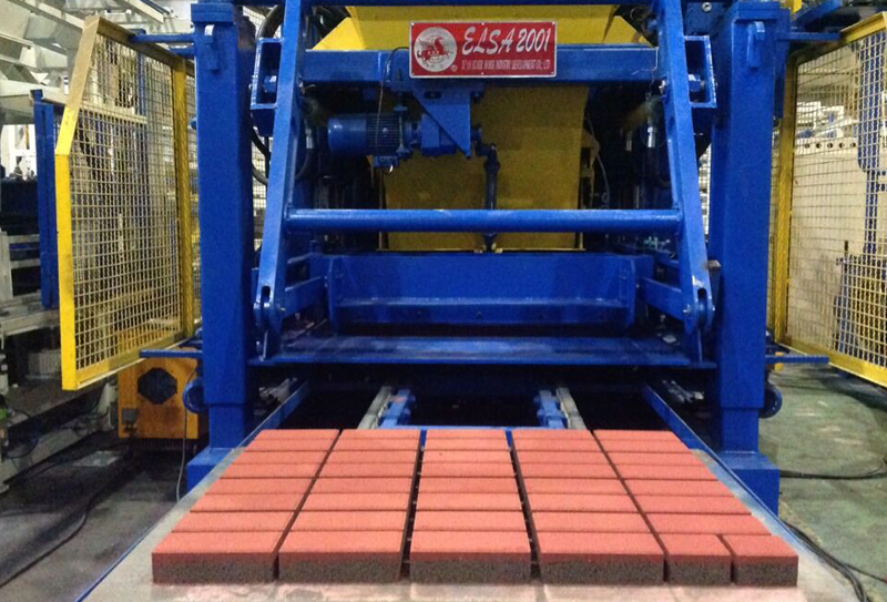 全自動透水磚磚機廠家為你揭秘它暢銷的原因 全自動透水磚磚機廠家為你揭秘它暢銷的原因