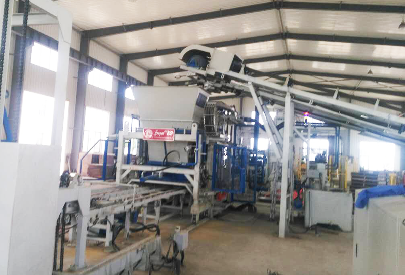 廣場磚制磚機解決日益增長的城市建筑垃圾難題 廣場磚制磚機解決日益增長的城市建筑垃圾難題