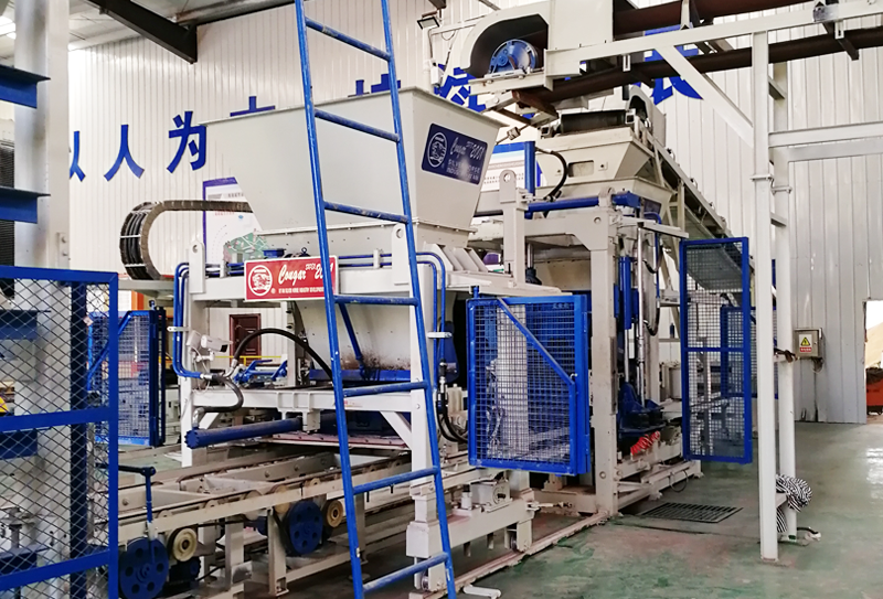 全自動水泥磚制磚機在建設發展中起到的作用