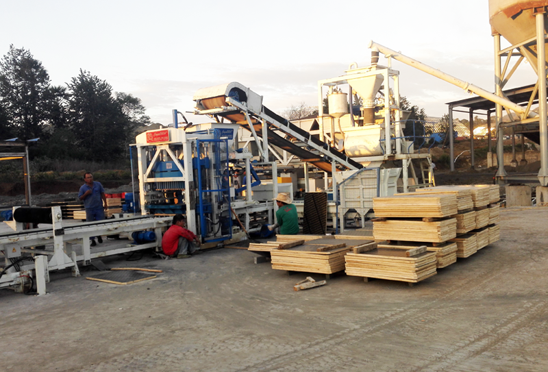 陜西建筑垃圾制磚機(jī):人與自然 陜西建筑垃圾制磚機(jī):人與自然