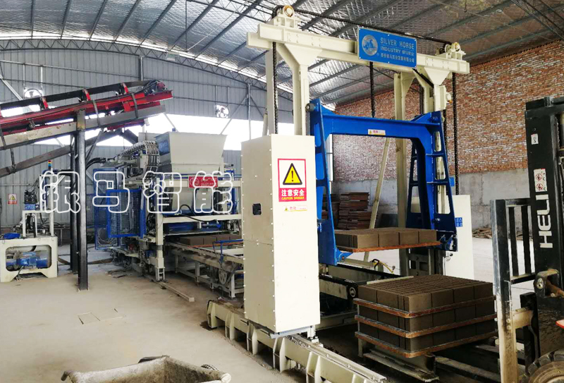 廣場磚機設備之如何保證皮帶傳輸機不被磨損? 廣場磚機設備之如何保證皮帶傳輸機不被磨損?