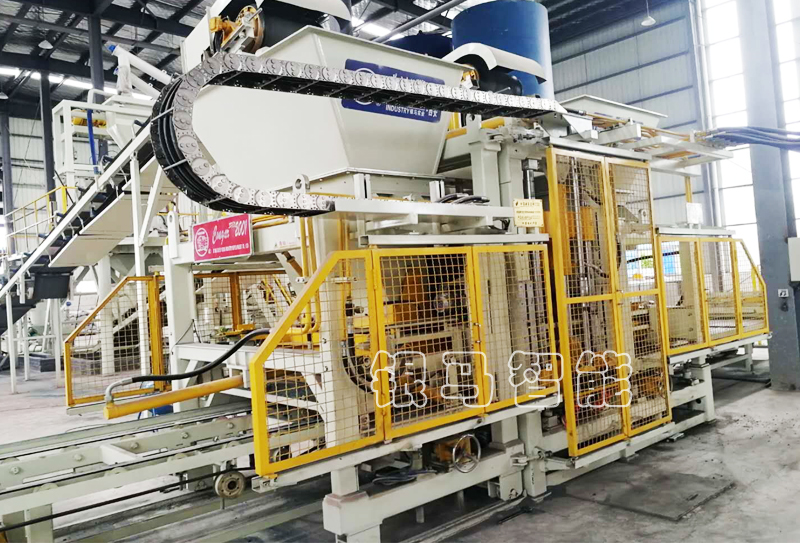 免燒透水磚設(shè)備:不一樣的尾礦利用方式,同樣的生態(tài)環(huán)保! 免燒透水磚設(shè)備:不一樣的尾礦利用方式,同樣的生態(tài)環(huán)保!