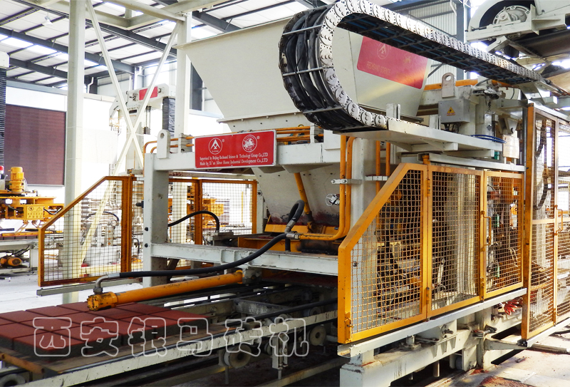 西安銀馬透水磚機用技術與工藝領跑行業！