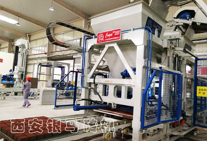 透水磚機(jī)設(shè)備生產(chǎn)線與眾不同的生產(chǎn)體驗(yàn)從智能化開(kāi)始！