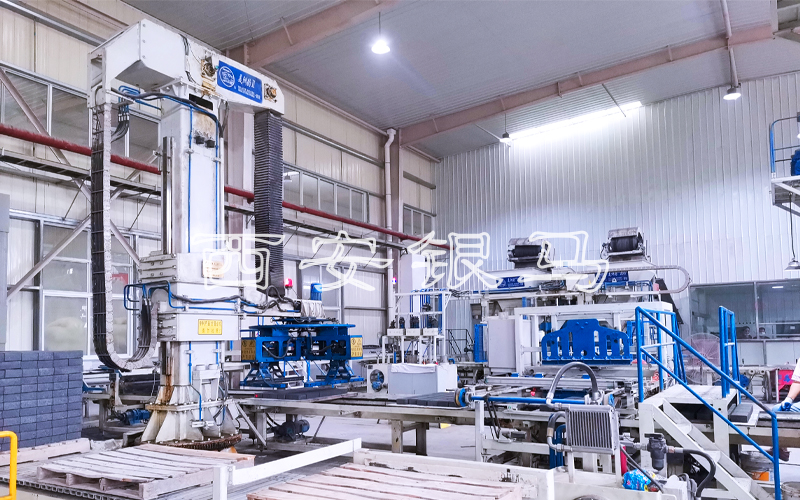 尾礦磚機設備：透水磚機創新繪就綠色低碳高質量發展新藍圖