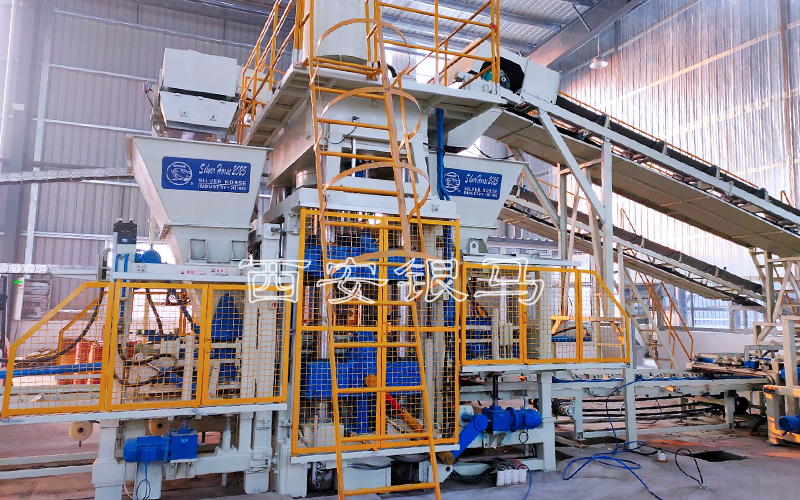 仿石透水磚機技術特點介紹 仿石透水磚機技術特點介紹