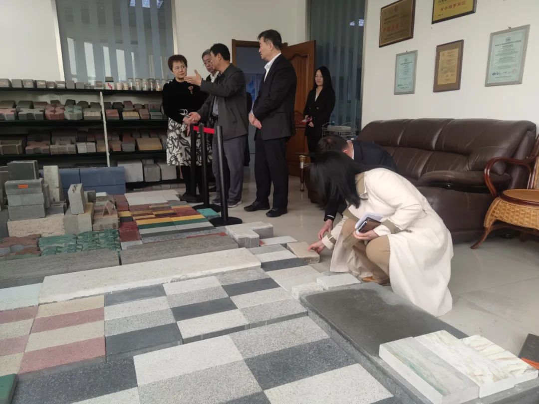 中國工程機械工業協會會長蘇子孟一行蒞臨西安銀馬參觀考察